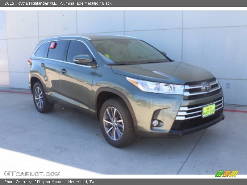 Alumina Jade Metallic / Black 2019 Toyota Highlander XLE