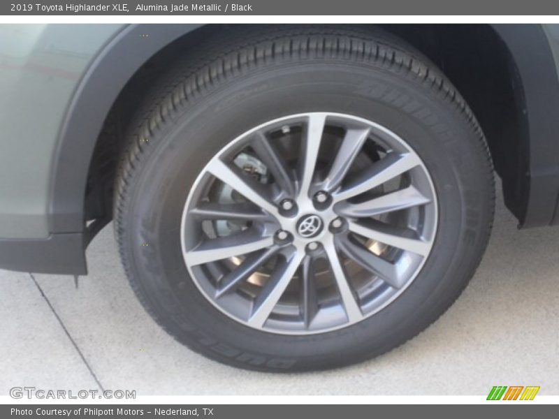Alumina Jade Metallic / Black 2019 Toyota Highlander XLE