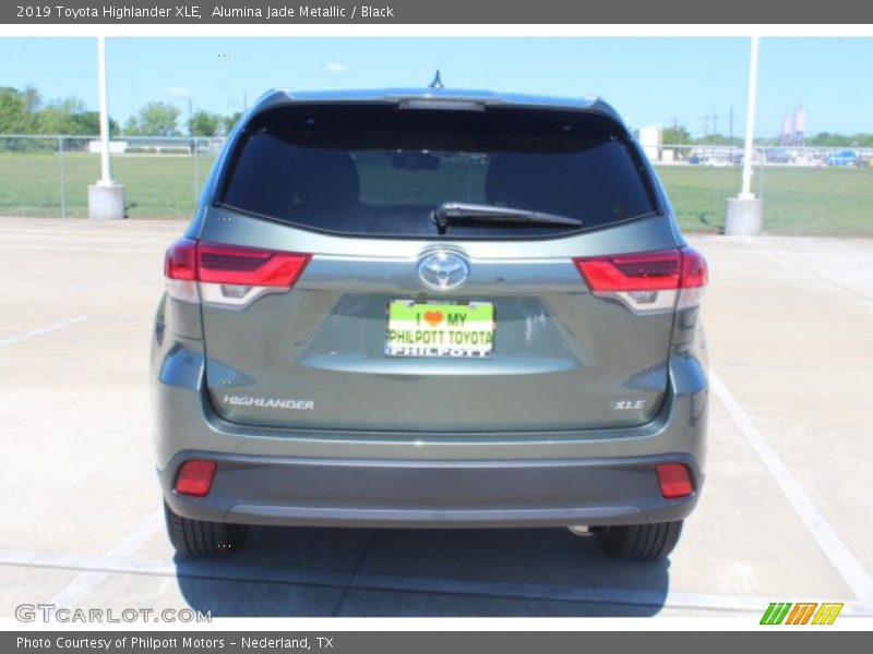 Alumina Jade Metallic / Black 2019 Toyota Highlander XLE