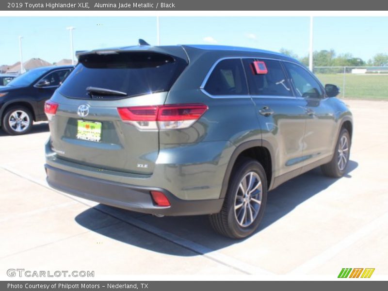 Alumina Jade Metallic / Black 2019 Toyota Highlander XLE