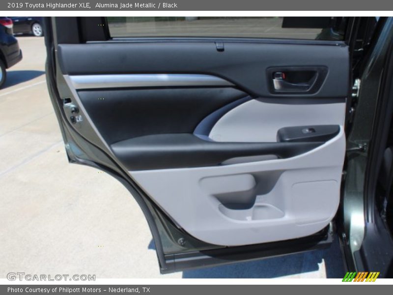Alumina Jade Metallic / Black 2019 Toyota Highlander XLE