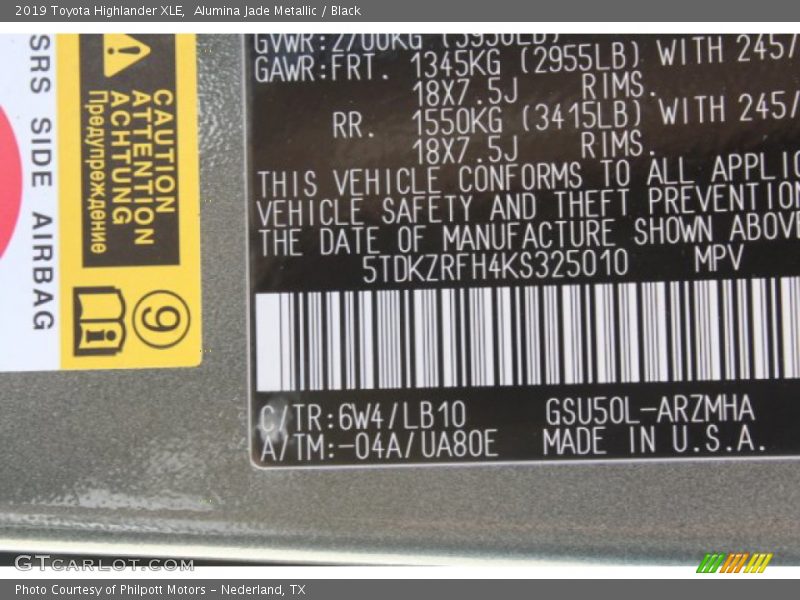 Alumina Jade Metallic / Black 2019 Toyota Highlander XLE