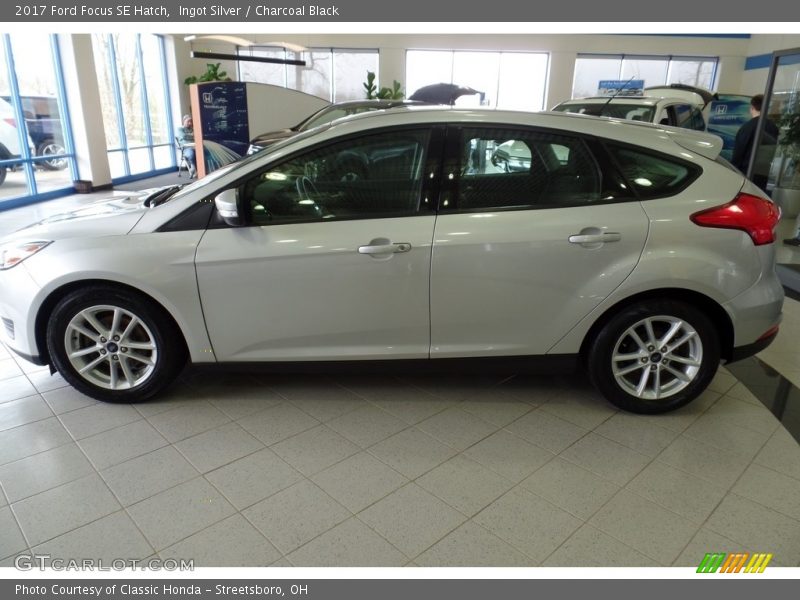 Ingot Silver / Charcoal Black 2017 Ford Focus SE Hatch