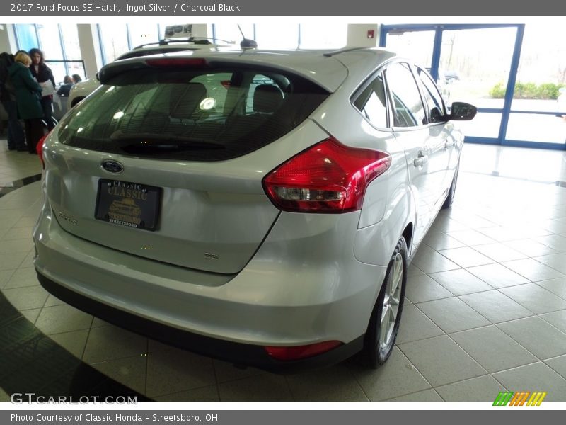 Ingot Silver / Charcoal Black 2017 Ford Focus SE Hatch