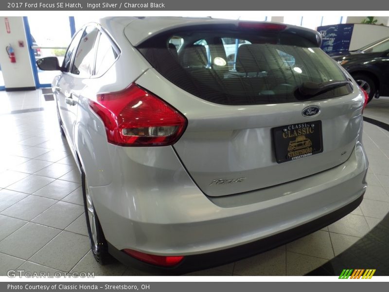 Ingot Silver / Charcoal Black 2017 Ford Focus SE Hatch