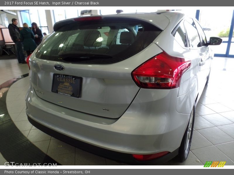 Ingot Silver / Charcoal Black 2017 Ford Focus SE Hatch