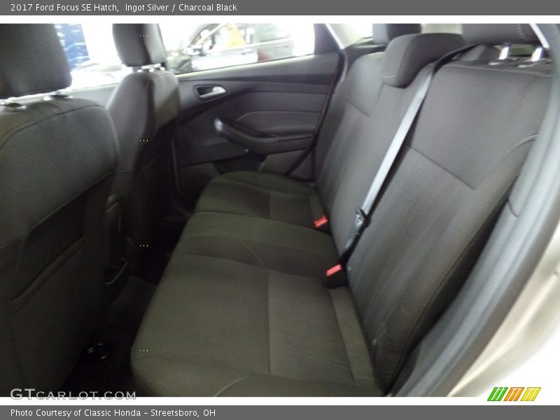 Ingot Silver / Charcoal Black 2017 Ford Focus SE Hatch