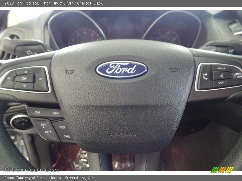Ingot Silver / Charcoal Black 2017 Ford Focus SE Hatch