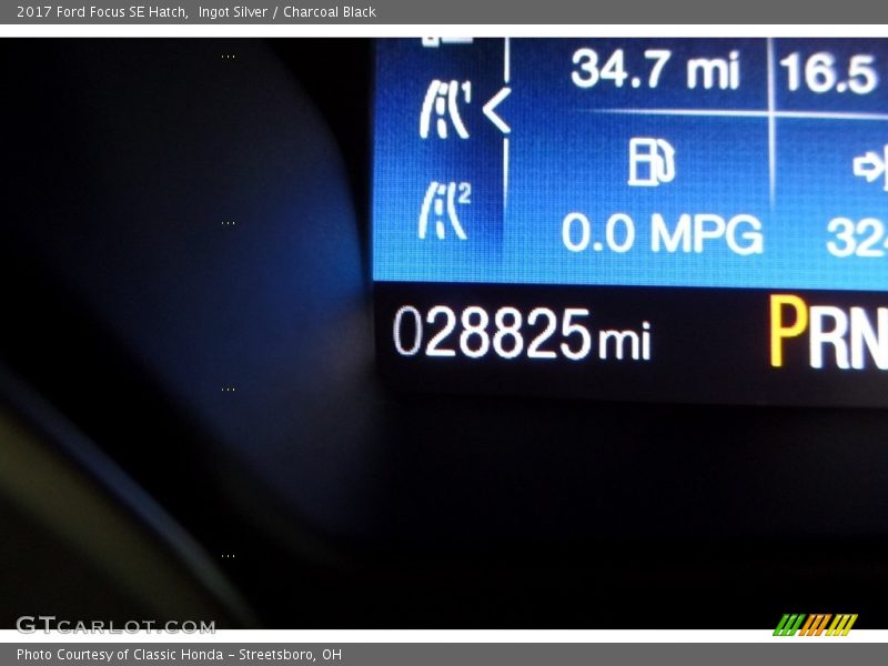 Ingot Silver / Charcoal Black 2017 Ford Focus SE Hatch