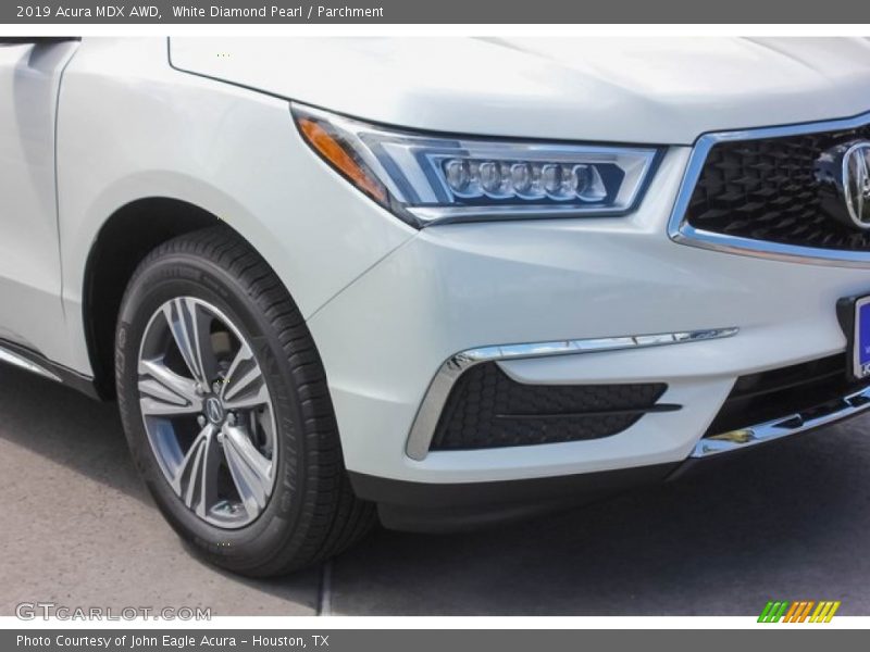 White Diamond Pearl / Parchment 2019 Acura MDX AWD