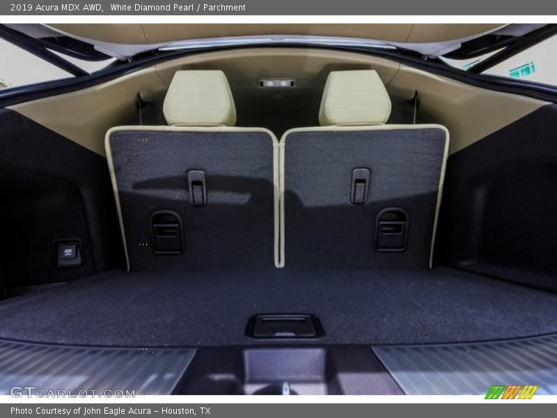 White Diamond Pearl / Parchment 2019 Acura MDX AWD