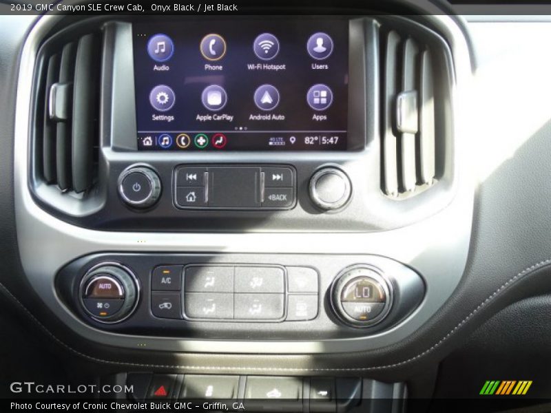 Controls of 2019 Canyon SLE Crew Cab