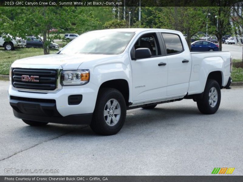 Front 3/4 View of 2019 Canyon Crew Cab