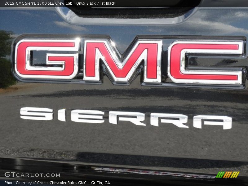  2019 Sierra 1500 SLE Crew Cab Logo