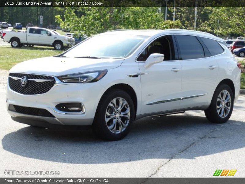 Front 3/4 View of 2019 Enclave Avenir