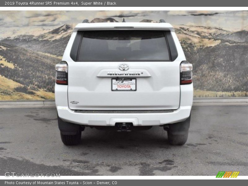 Super White / Black 2019 Toyota 4Runner SR5 Premium 4x4