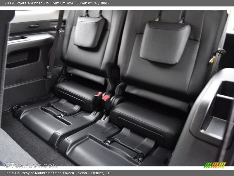 Super White / Black 2019 Toyota 4Runner SR5 Premium 4x4