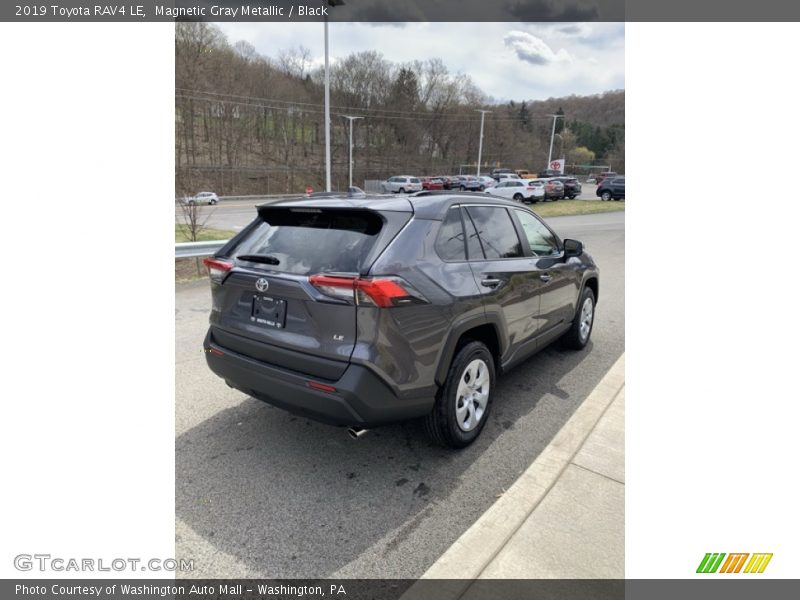 Magnetic Gray Metallic / Black 2019 Toyota RAV4 LE