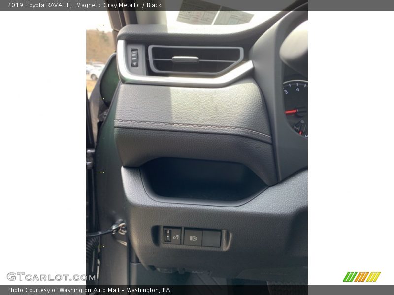 Magnetic Gray Metallic / Black 2019 Toyota RAV4 LE