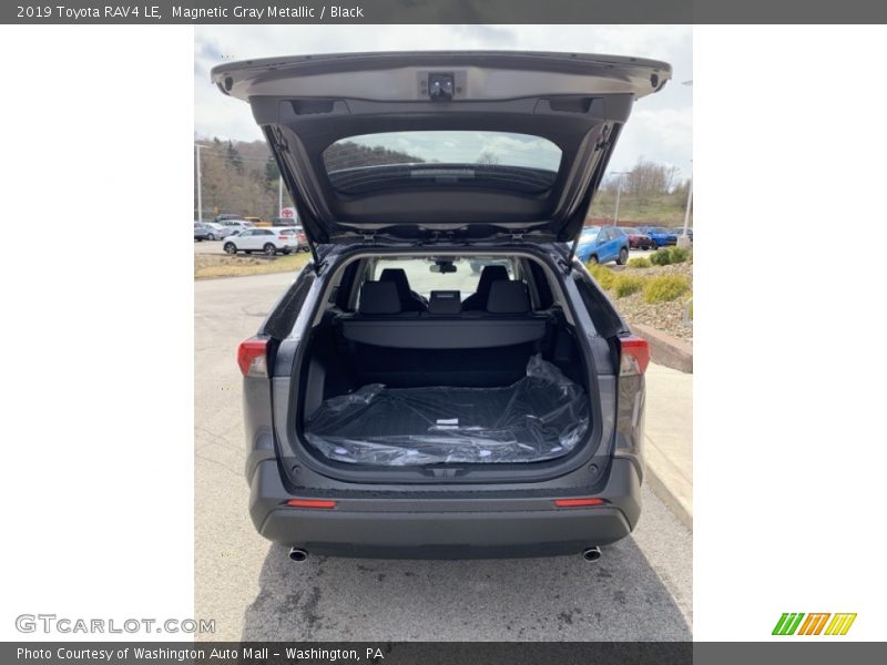 Magnetic Gray Metallic / Black 2019 Toyota RAV4 LE