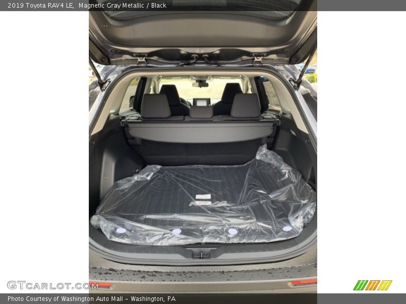 Magnetic Gray Metallic / Black 2019 Toyota RAV4 LE