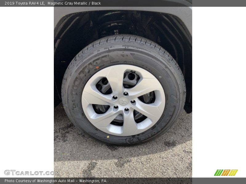 Magnetic Gray Metallic / Black 2019 Toyota RAV4 LE