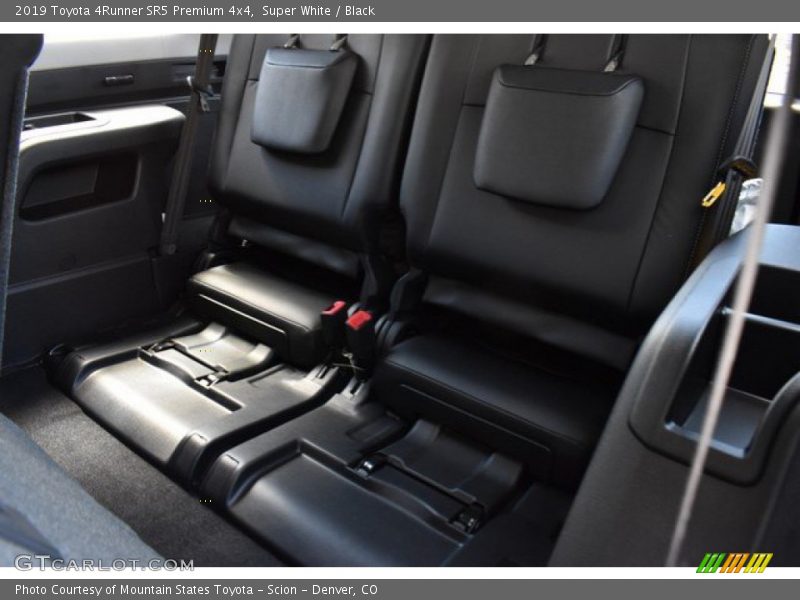 Super White / Black 2019 Toyota 4Runner SR5 Premium 4x4