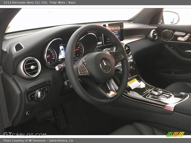 Polar White / Black 2019 Mercedes-Benz GLC 300