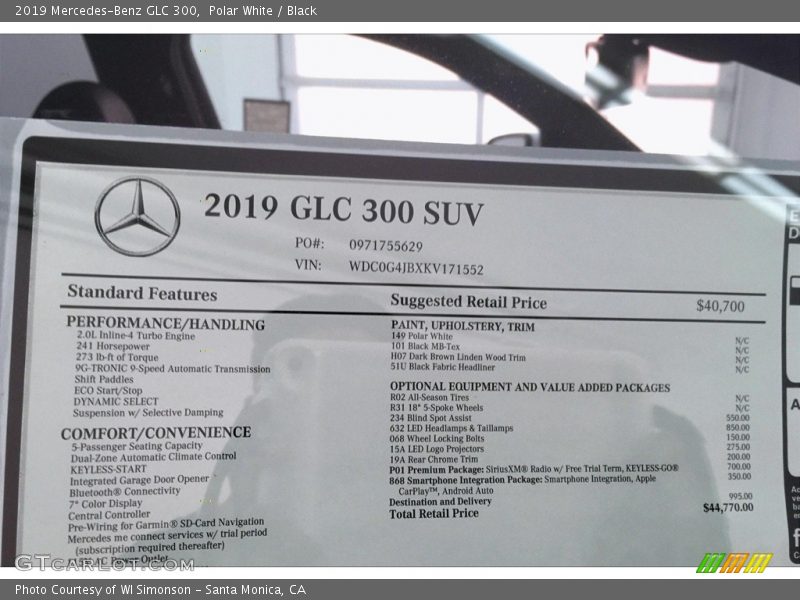 Polar White / Black 2019 Mercedes-Benz GLC 300
