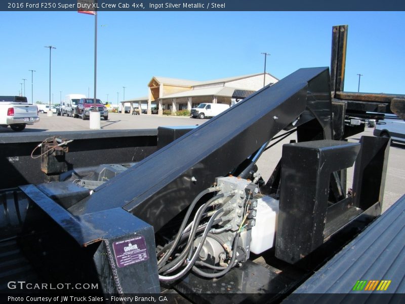 Ingot Silver Metallic / Steel 2016 Ford F250 Super Duty XL Crew Cab 4x4