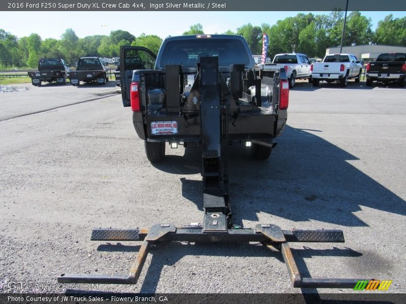 Ingot Silver Metallic / Steel 2016 Ford F250 Super Duty XL Crew Cab 4x4