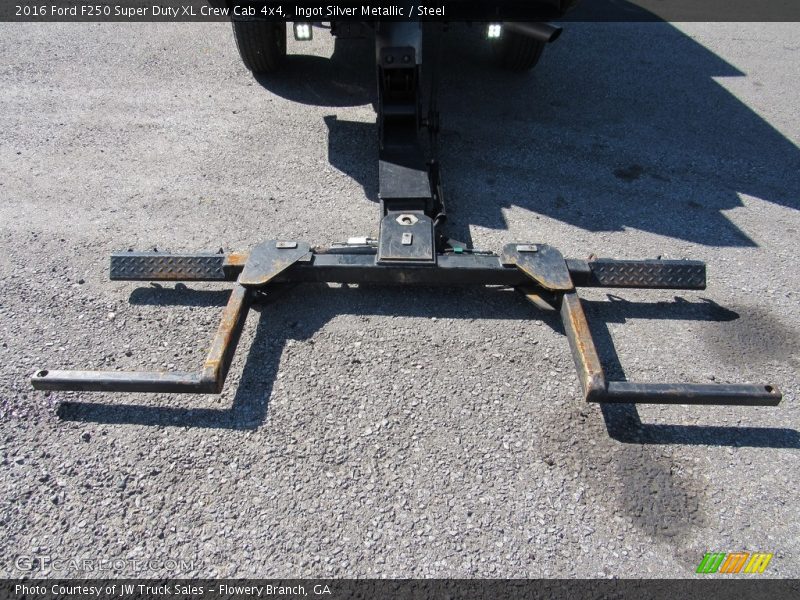 Ingot Silver Metallic / Steel 2016 Ford F250 Super Duty XL Crew Cab 4x4