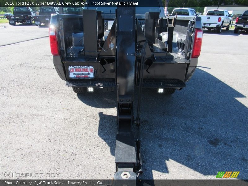Ingot Silver Metallic / Steel 2016 Ford F250 Super Duty XL Crew Cab 4x4