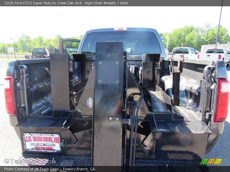 Ingot Silver Metallic / Steel 2016 Ford F250 Super Duty XL Crew Cab 4x4