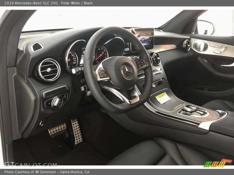 Polar White / Black 2019 Mercedes-Benz GLC 300