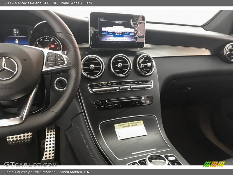 Polar White / Black 2019 Mercedes-Benz GLC 300