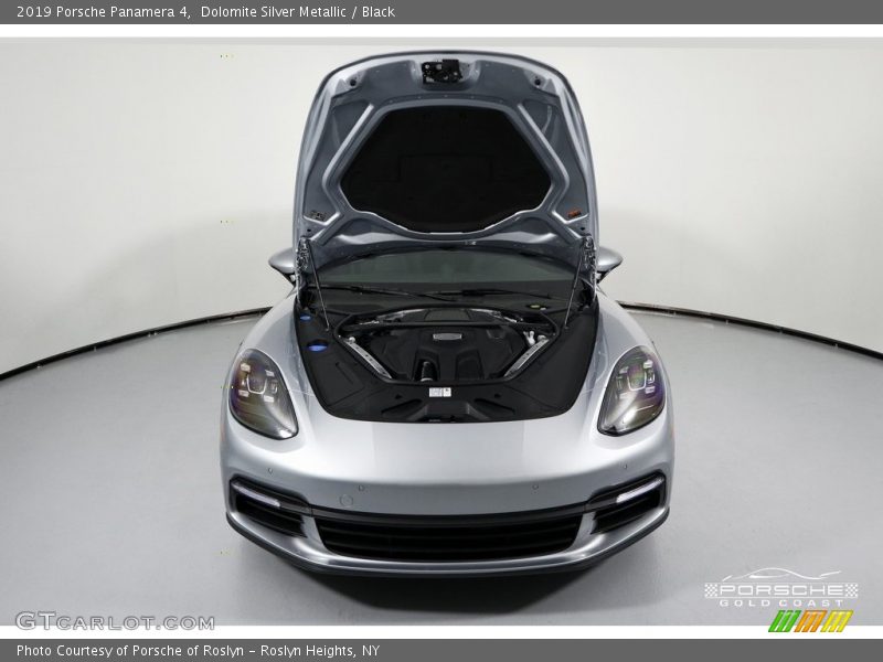 Dolomite Silver Metallic / Black 2019 Porsche Panamera 4