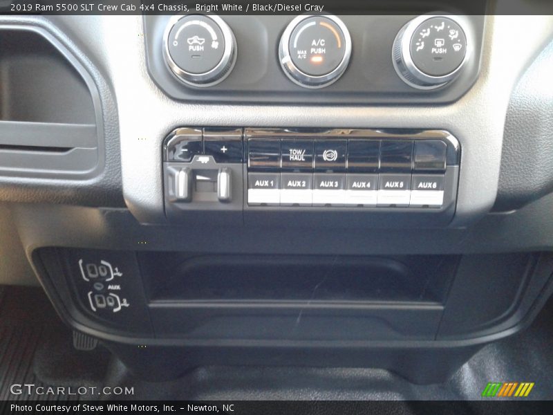 Bright White / Black/Diesel Gray 2019 Ram 5500 SLT Crew Cab 4x4 Chassis