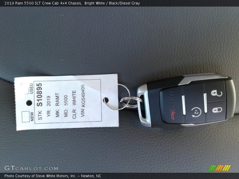 Bright White / Black/Diesel Gray 2019 Ram 5500 SLT Crew Cab 4x4 Chassis