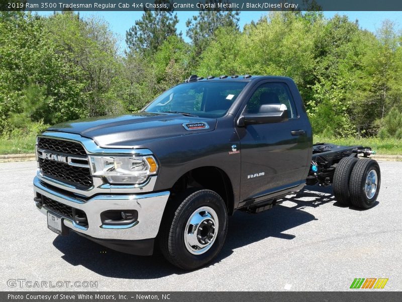 Front 3/4 View of 2019 3500 Tradesman Regular Cab 4x4 Chassis