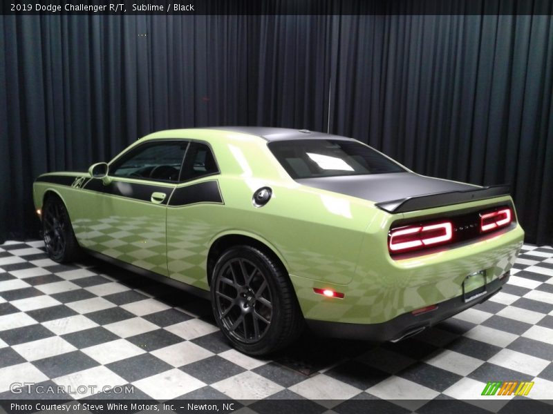 Sublime / Black 2019 Dodge Challenger R/T