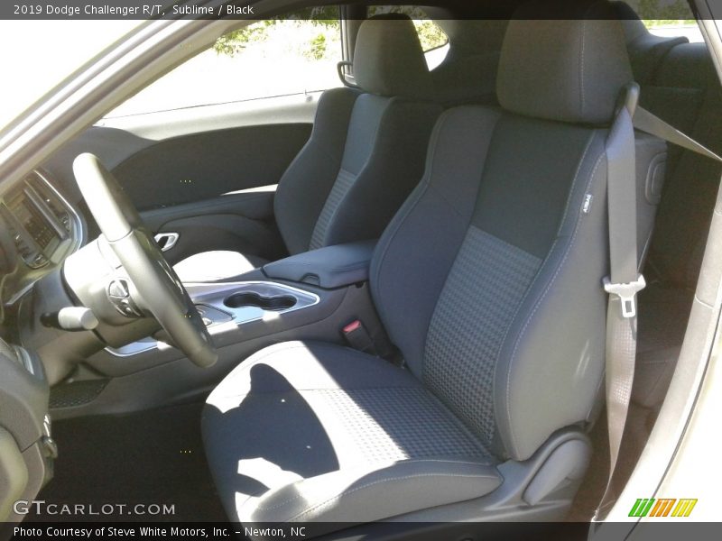 Sublime / Black 2019 Dodge Challenger R/T