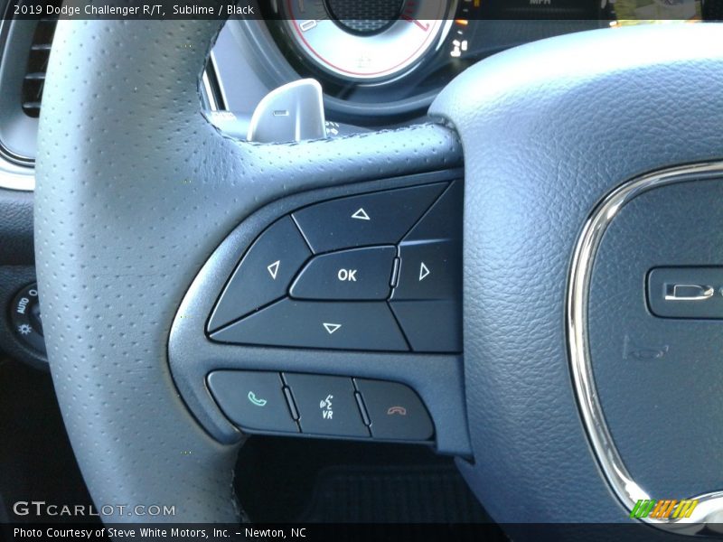 Sublime / Black 2019 Dodge Challenger R/T