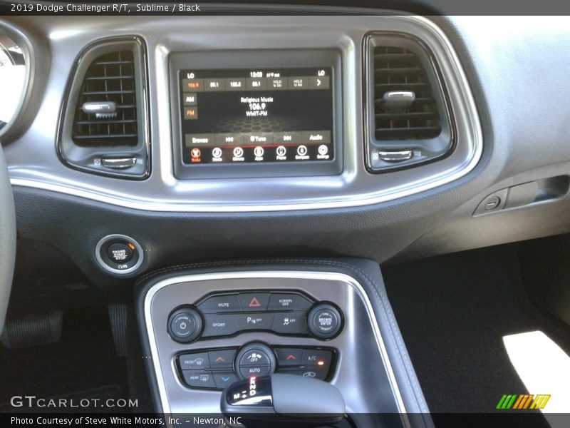 Sublime / Black 2019 Dodge Challenger R/T