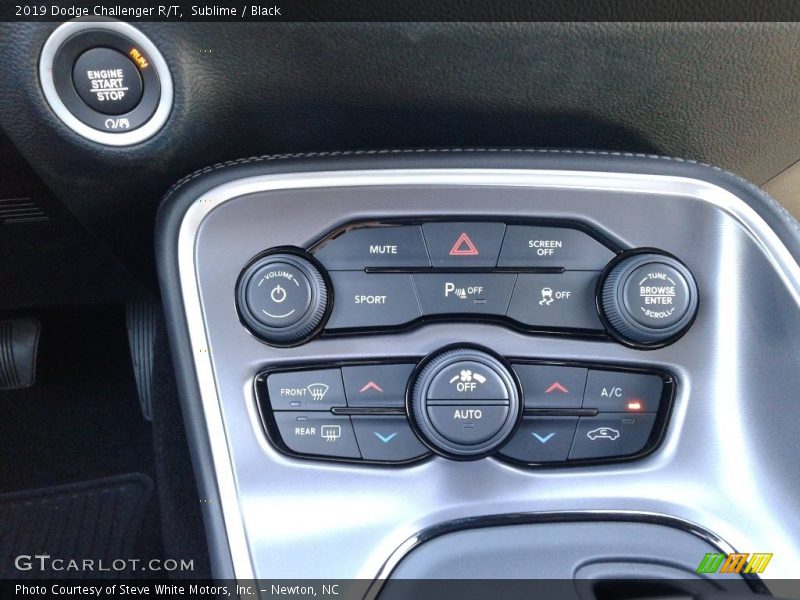 Controls of 2019 Challenger R/T