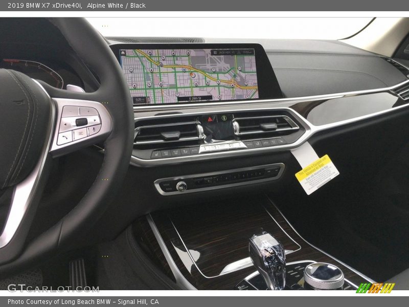 Alpine White / Black 2019 BMW X7 xDrive40i