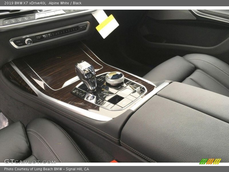 Alpine White / Black 2019 BMW X7 xDrive40i