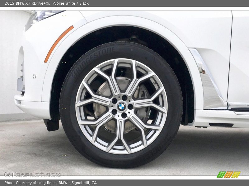Alpine White / Black 2019 BMW X7 xDrive40i