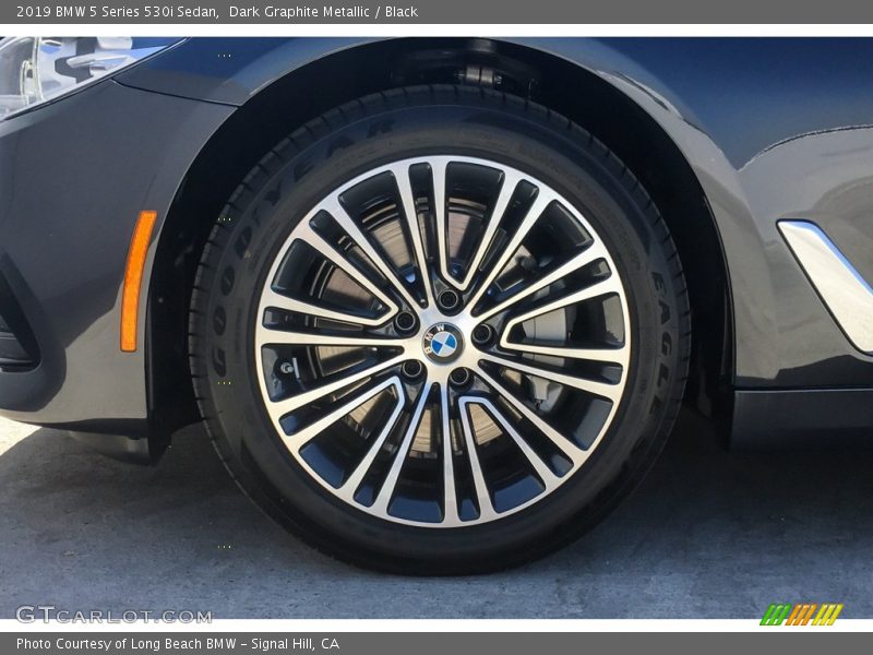 Dark Graphite Metallic / Black 2019 BMW 5 Series 530i Sedan