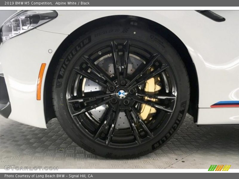 Alpine White / Black 2019 BMW M5 Competition